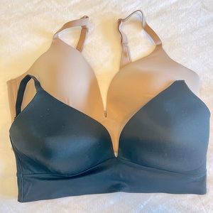 2 Gap bralettes
